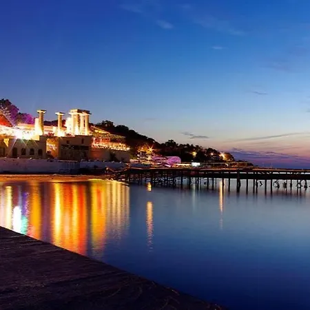 New In Arcadia Sea View Апартаменти