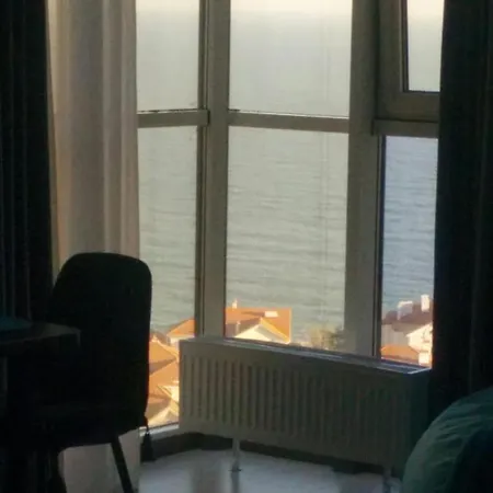 New In Arcadia Sea View *