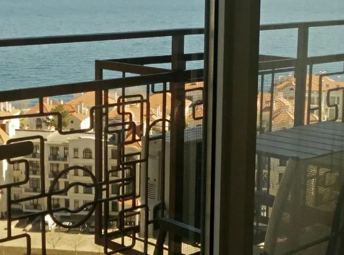 New In Arcadia Sea View Апартаменти